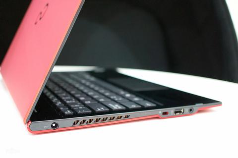 Cebit: Fujitsu zeigt erstes Ultrabook