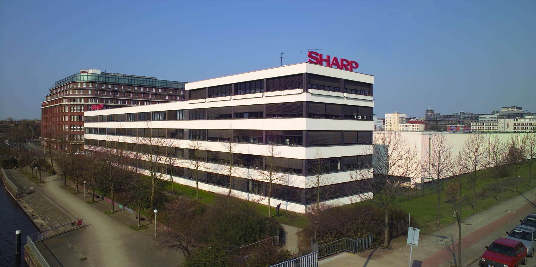Sharp produziert OLED-Panels für Smartphones