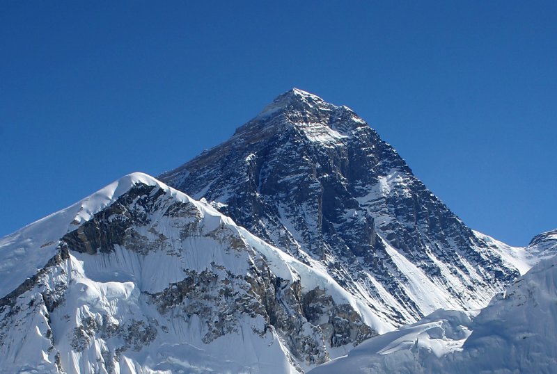 Nepal plant WLAN in Mount-Everest-Basecamp