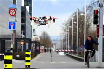 Dronet: Drohnen fliegen dank selbstlernendem Algorithmus in Städten