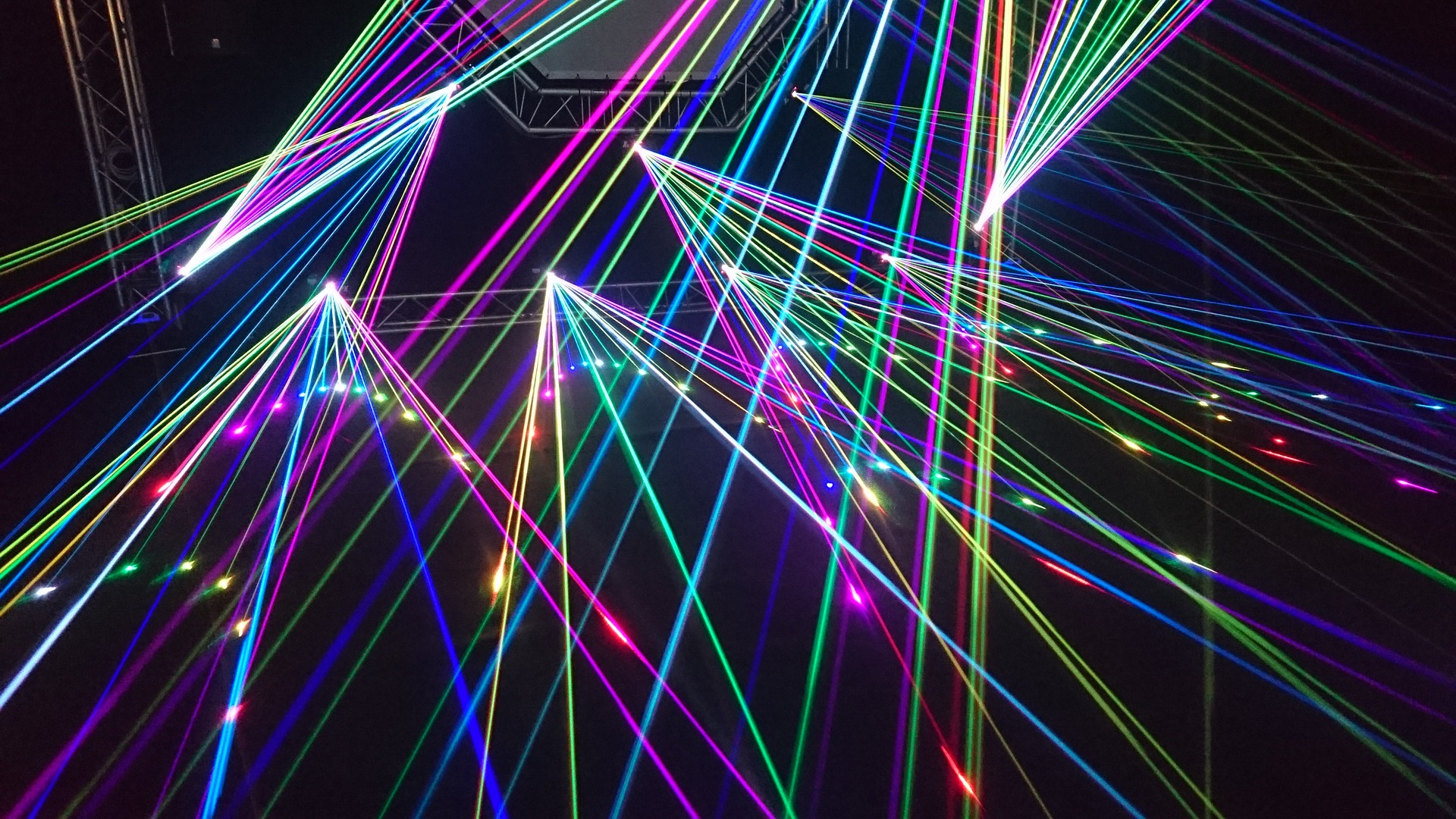 Laser ermöglichen neue Art der Datenspeicherung