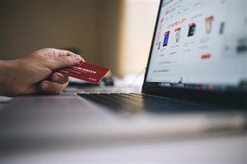 Kreditkarte ist neu das beliebteste Bezahlmittel in der Schweiz