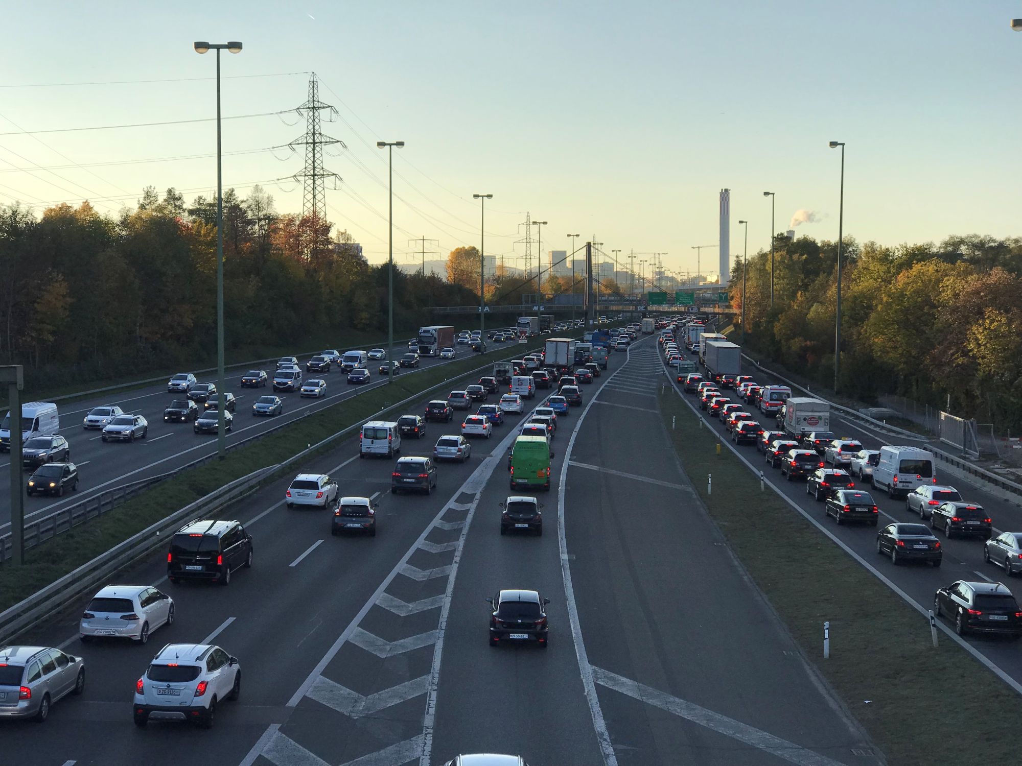 Künstliche Intelligenz untersucht Verbrauch von Schweizer Personenwagen