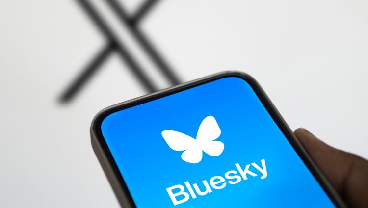 X-odus: Wieder wandern Hunderttausende Nutzer von X zu Bluesky ab