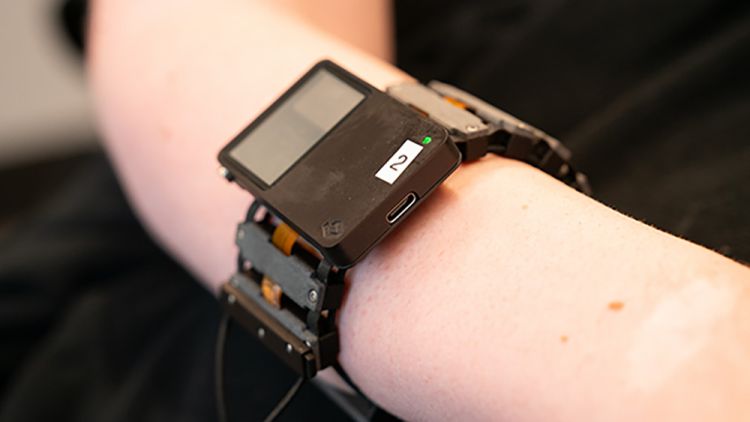 Meta und CMU arbeiten an EMG-Armband zur PC-Steuerung