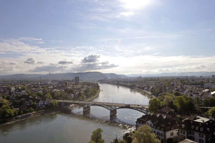 Basel-Stadt führt M365 ein, kassiert Kritik der Datenschützerin