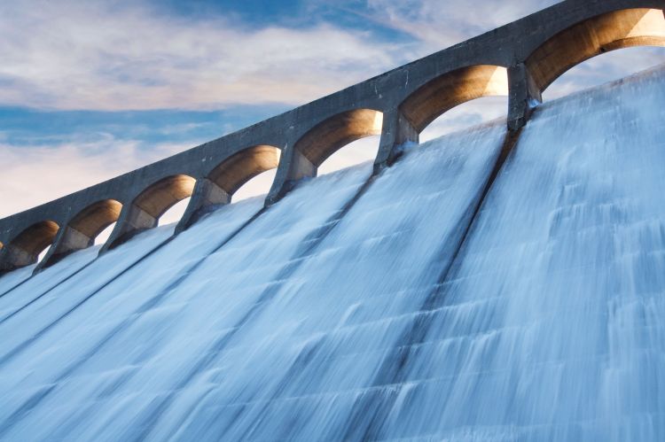 KI-Energiehunger: Google zahlt 3 Milliarden für Wasserstrom