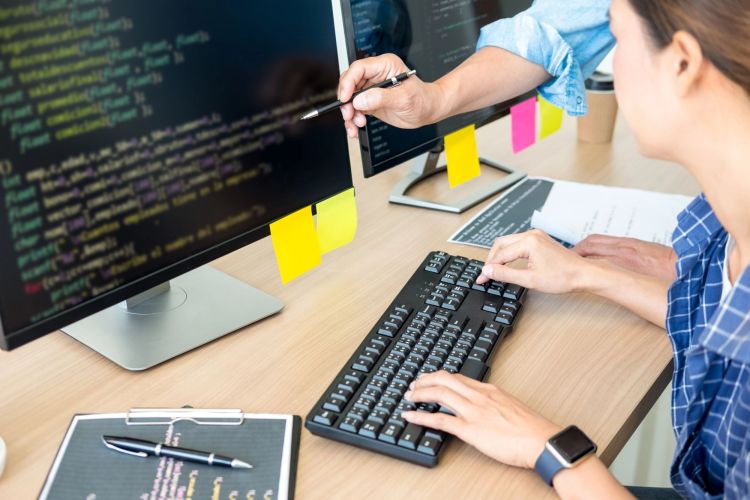 Schweiz muss bis 2033 54'400 zusätzliche ICT-Kräfte ausbilden