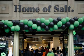 Salt eröffnet neuen Flagship-Store in Basel