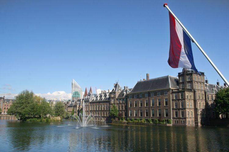 Niederlande stoppen M356-Migration, prüfen Open-Source-Alternativen