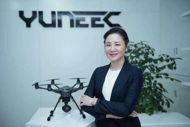 Yuneec-Gründerin besucht Innovations-Lab in der Schweiz