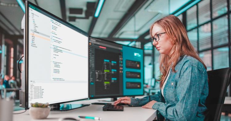 Informatik als Handwerk: Praxisnahe ICT‑Weiterbildungen an der STFW