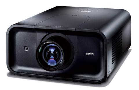 Sanyo brint Profi-Beamer