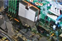 Intel testet neuartige Kühlungsmethode - Ein Ölbad für Server