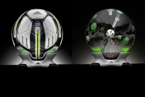 Adidas Micoach Smart Ball: Fussball-Spielzeug mit Profi-Ambitionen