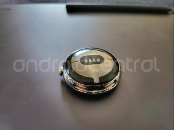 Im Restaurant vergessen: Neue Bilder der Pixel Watch sind aufgetaucht