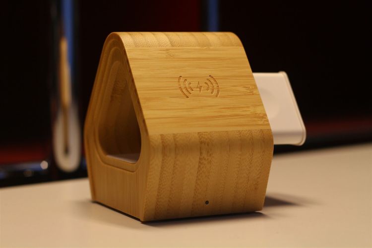 Kabellose 3-in-1-Ladestation: Bambus-Ladeblock für Apple-Produkte