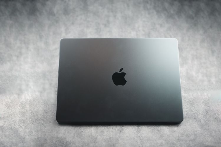 Apple plant iPhone 17e, iPads, MacBook Pro plus externen Monitor