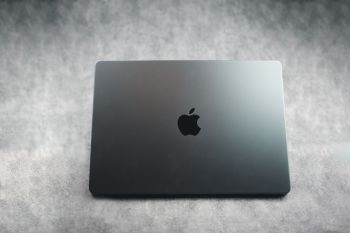 Apple plant iPhone 17e, iPads, MacBook Pro plus externen Monitor