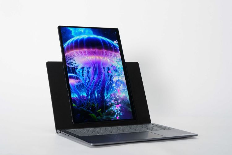 Lenovo zeigt Laptop mit drehbarem Bildschirm an der IFA